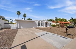 202 E SHARON Avenue, Phoenix, AZ 85022