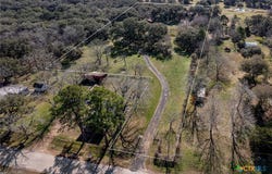 363 Kolle Street, Inez, TX 77968