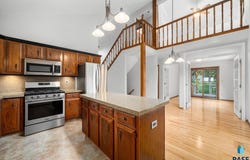 709 E Sandpiper Trl, Sioux Falls, SD 57108