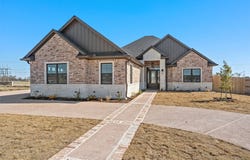 109 Water View Lane, Robinson, TX 76706