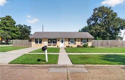 56 PATTERSON Drive, Chalmette, LA 70043