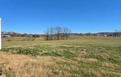 Dogwalk Rd, Alpine, TN 38543