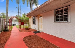 3147 Mcdonald St, Miami, FL 33133