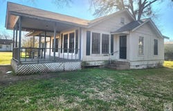 805 Second St., Queen City, TX 75572