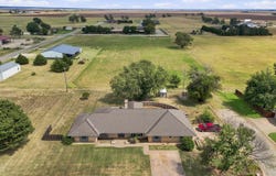 1020 Hadwiger Dr, Cherokee, OK 73717