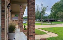 206 W Ray Dr, Hattiesburg, MS 39402