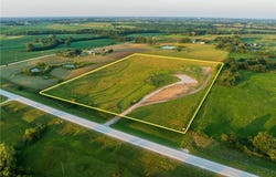 5292 N 13 Highway, Hamilton, MO 64644