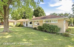 40 Shadyside Court, Saginaw, MI 48638