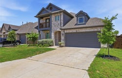 201 Sweetwater Drive, Commerce, TX 75428
