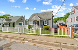 18 N HAWTHORNE Road, MIDDLE RIVER, MD 21220