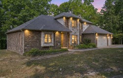 1461 Equestrian Road, Ozark, MO 65721