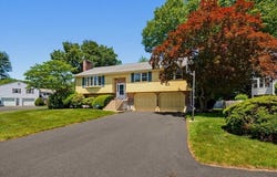 87 Hancock Rd, Needham, MA 02492