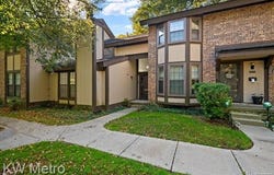 25168 Maplebrooke Drive, Southfield, MI 48033
