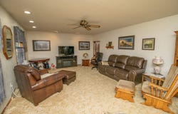 1430 Birch St, Hull, IA 51239
