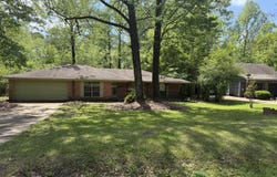 865 Fairfax Circle, Jackson, MS 39211