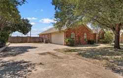 217 Keswick Drive, Hewitt, TX 76643