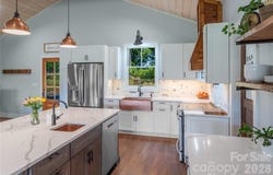100 Kinloch Lane, Clyde, NC 28721