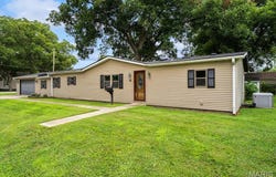 100 W Kentucky Street, Trenton, IL 62293