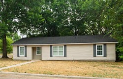 300 Broadway Street, Whitesboro, TX 76273