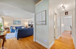 525 Saddle Lane, Grosse Pointe Woods, MI 48236