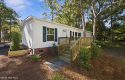209 Sycamore Road, Southport, NC 28461