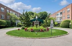 1390 Broadway, Hewlett, NY 11557