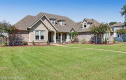3008 Oakleigh Circle, Ocean Springs, MS 39564