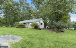 6948 HOLLENBERRY RD, SYKESVILLE, MD 21784