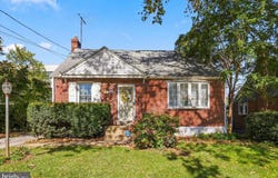 7 GOLF Road, DARBY, PA 19023