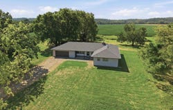7725 NW 13th ST, Topeka, KS 66618