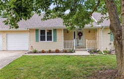 402 E 16th Street Circle, Kearney, MO 64060