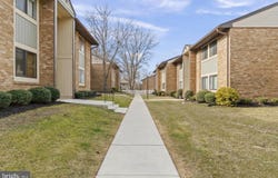 115 E KINGS HIGHWAY, MAPLE SHADE, NJ 08052