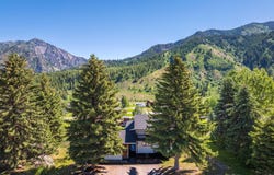 428 MEADOWS Drive, Alpine, WY 83128