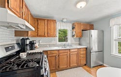 87 Potowomut Road, Warwick, RI 02818