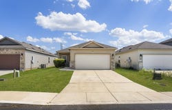 450 Pleasanton Spring, San Antonio, TX 78221
