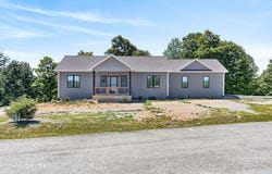 944 Lakepointe Dr, Albany, KY 42602
