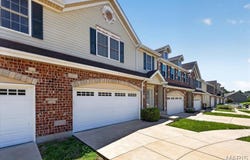 14 Loris Lane, St Charles, MO 63303