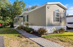 22 Willow Road, Newton, NH 03858