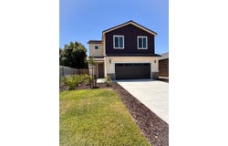 454 W Windsor Avenue, Clovis, CA 93612