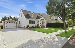 67 Raff Avenue, Mineola, NY 11501