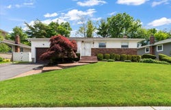 21 Beaumont Drive, Plainview, NY 11803