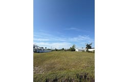 53 1st St, Mexico Beach, FL 32456