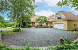 134 Chester Arthur Road, Hartford, VT 05059