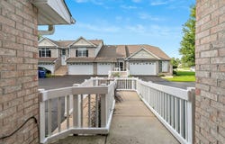3853 S Pointe Drive, DeKalb, IL 60115