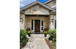 214 Trailmaster Cir, Driftwood, TX 78619