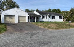 1033 WALT Road, PENNSBURG, PA 18073