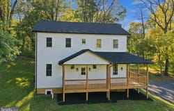 202 SPLIT RAIL Road, FRONT ROYAL, VA 22630