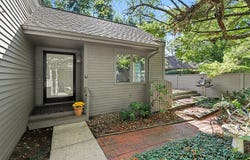 1013 Essex Circle, Kalamazoo, MI 49008