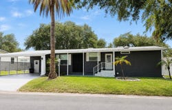405 Strawberry Ridge Blvd, Valrico, FL 33594