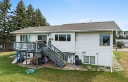 917 2nd Ave, Kenmare, ND 58746